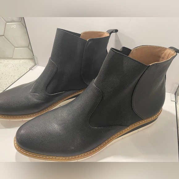 Kelly & Katie Arlo Wedge Boots Black Leather Size 10 Stretch Pull On Booties - Picture 3 of 9